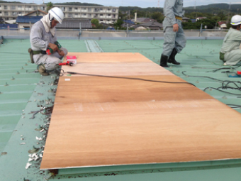 雨水の浸入の原因となっている採光部 採光部を撤去し、完全に塞ぎます