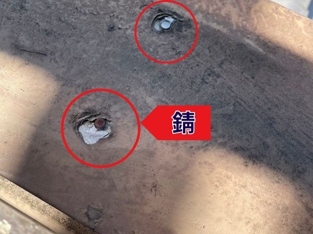 笠木コーキング劣化 (2)