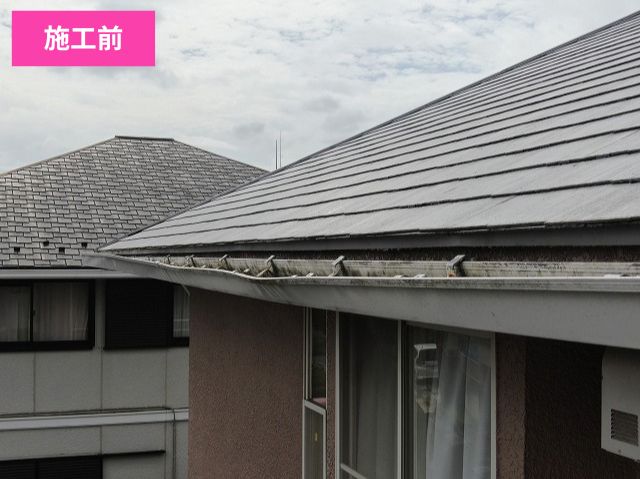 さいたま市緑区にて実施した雨樋（軒樋）交換工事の施工事例です。築29年で歪みや逆勾配が発生し、雨水が溢れる「オーバーフロー」にお悩みだったお客様宅を、パナソニック製PC50でリフォーム。雨樋の劣化は外壁の腐食や雨漏りの原因になります。地元密着の街の屋根やさんさいたま大宮店が、最新のステンレス金具を用いた高精度な施工で、大雨や積雪に強い住まいを実現した様子を詳しく解説します。